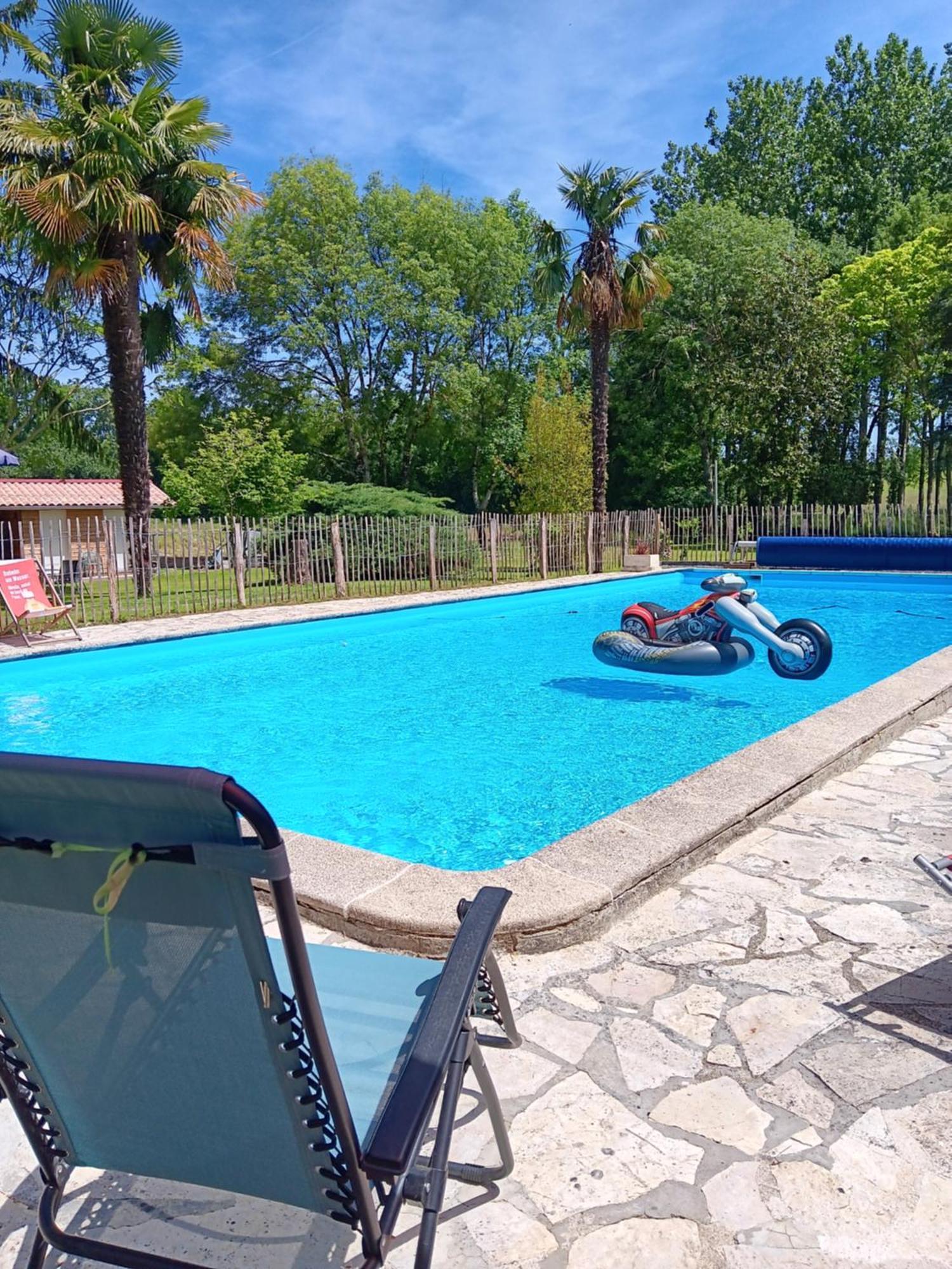 Gite Au Moulin Du Comte Bourrouillan 外观 照片